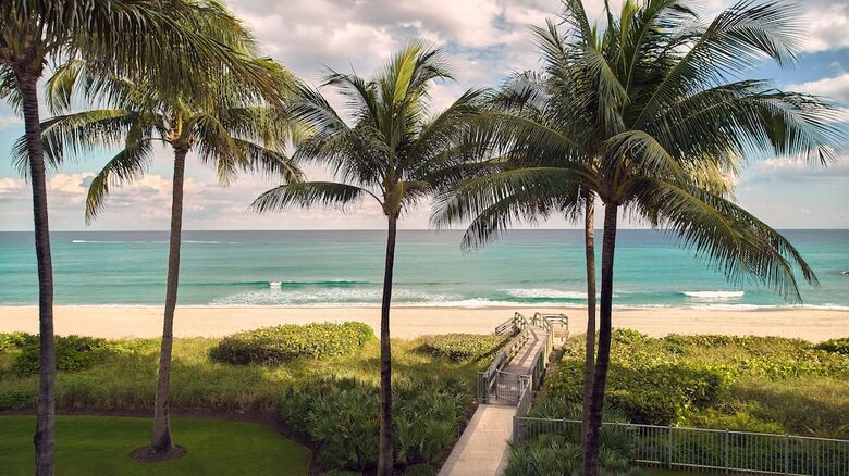 Hotel Bungalows At The Boca Raton