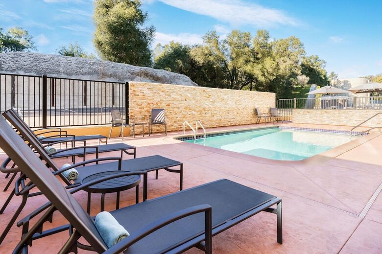 Hotel Fairfield Inn & Suites Oakhurst Yosemite
