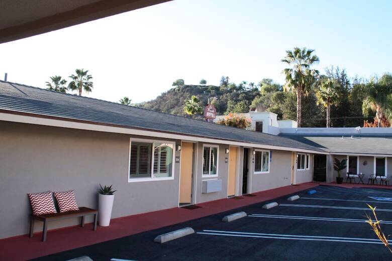 Motel El Royale Gardens Near Universal Studios