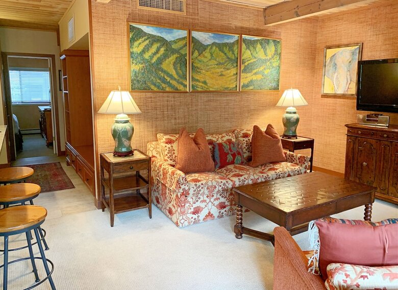 Aparthotel Aspen Square Condominium Hotel