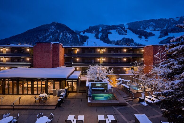 Aparthotel Aspen Square Condominium Hotel