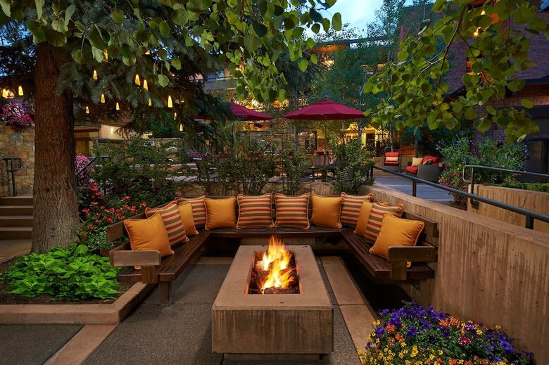 Aparthotel Aspen Square Condominium Hotel