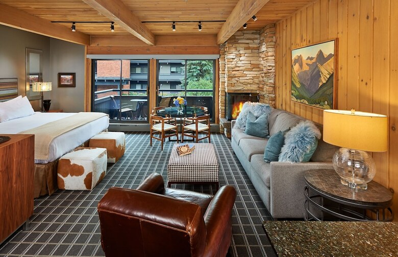 Aparthotel Aspen Square Condominium Hotel