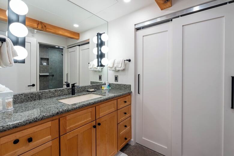 Aparthotel Aspen Square Condominium Hotel