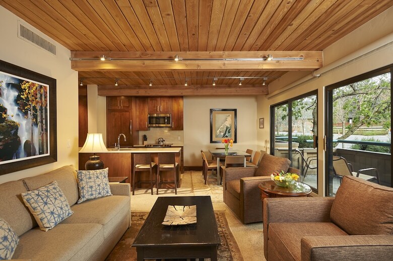 Aparthotel Aspen Square Condominium Hotel