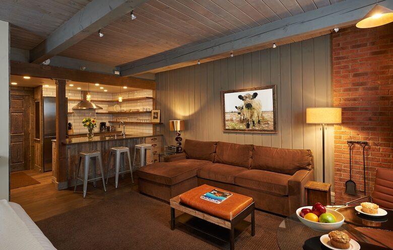 Aparthotel Aspen Square Condominium Hotel