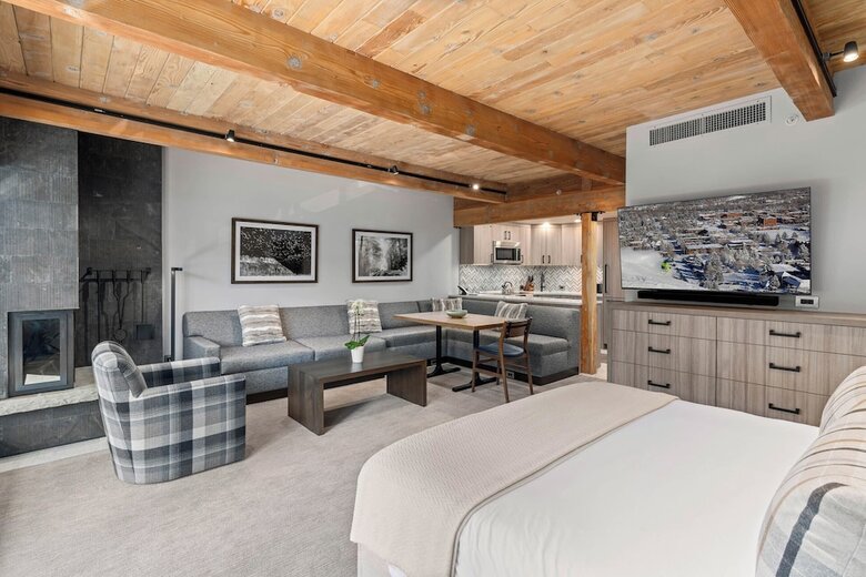 Aparthotel Aspen Square Condominium Hotel