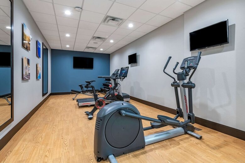 Hotel Comfort Suites Gainesville Near University