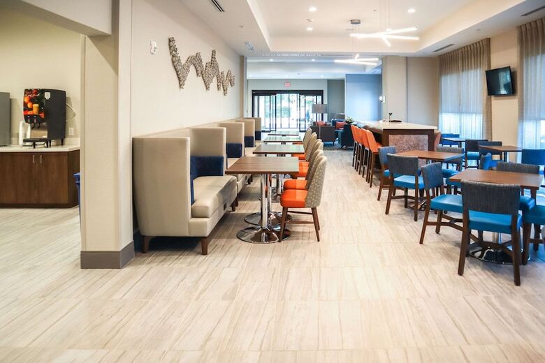 Hotel Comfort Suites Gainesville Near University