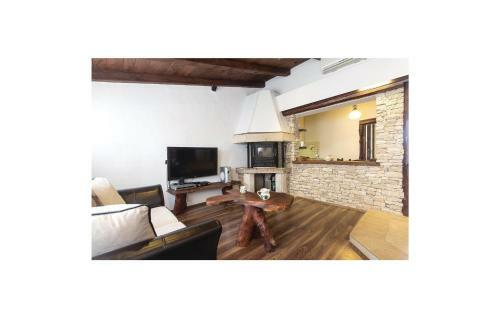 Holiday Home Galizana Fondole