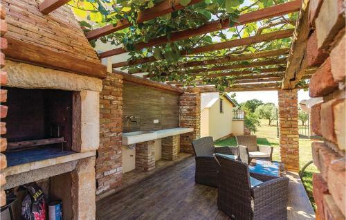 Holiday Home Galizana Fondole