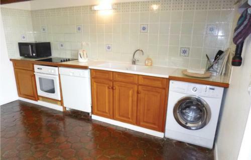 Holiday Home Les Pres H-765