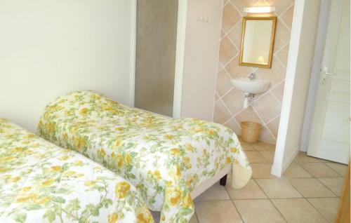 Holiday Home Les Pr�s J-767