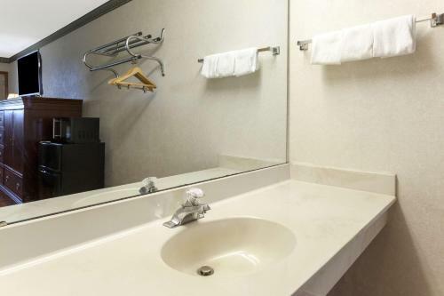 Motel Days Inn By Wyndham Maumee/toledo