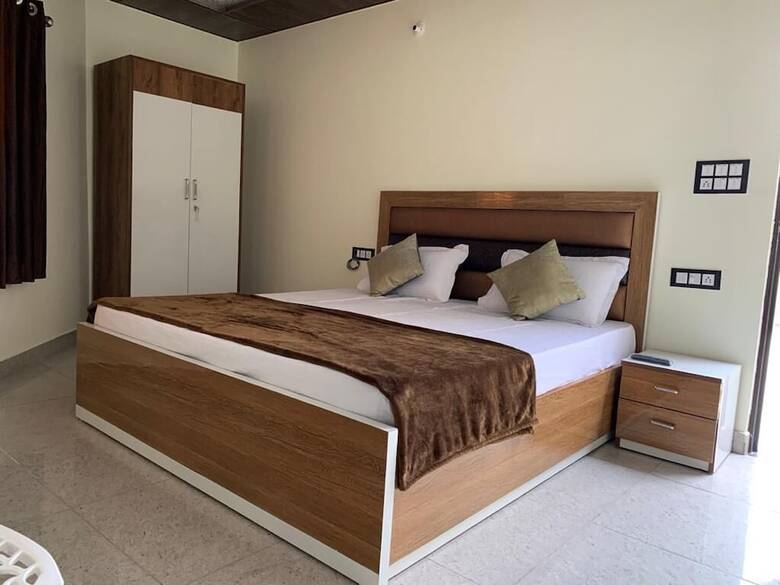 Hotel The Tapovan Residency