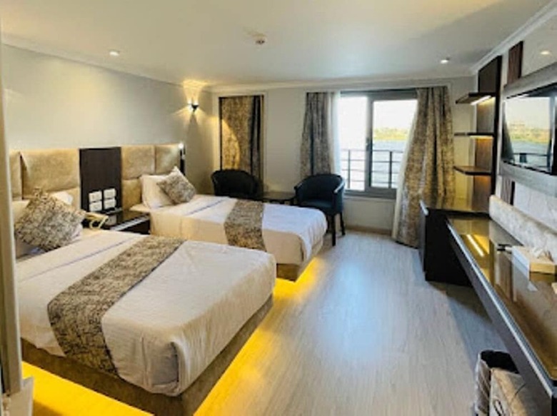 Hotel Luxor Nile Cruises