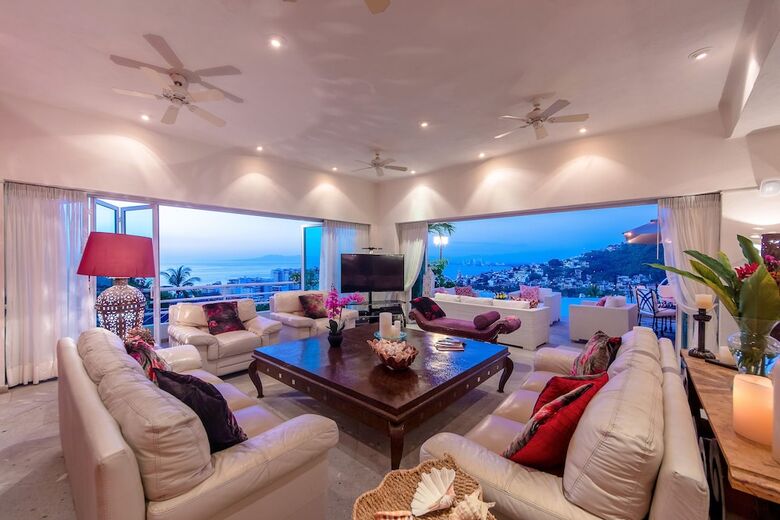 Casa Yvonneka, Private Luxury Villa