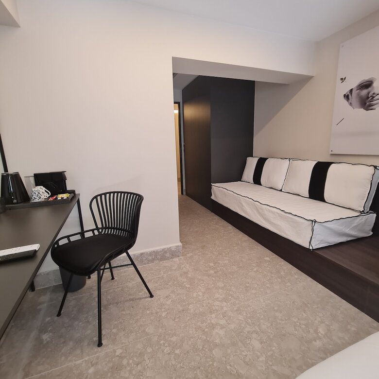 Cityzoe Athens Suites