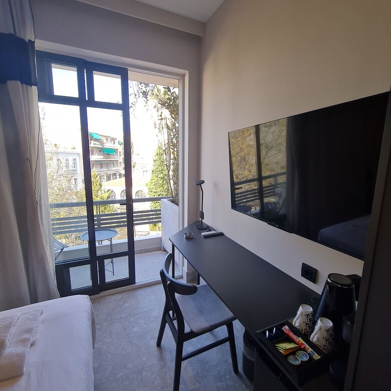 Cityzoe Athens Suites