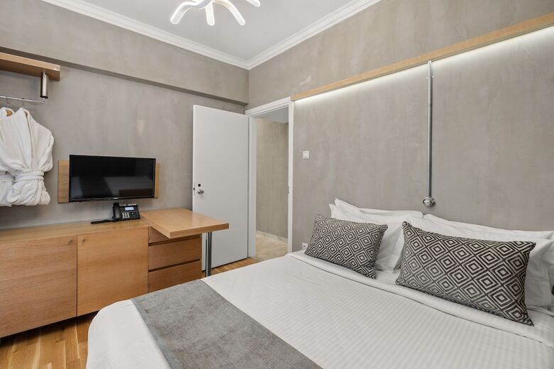 Athens Warehouse Hotel & Suites