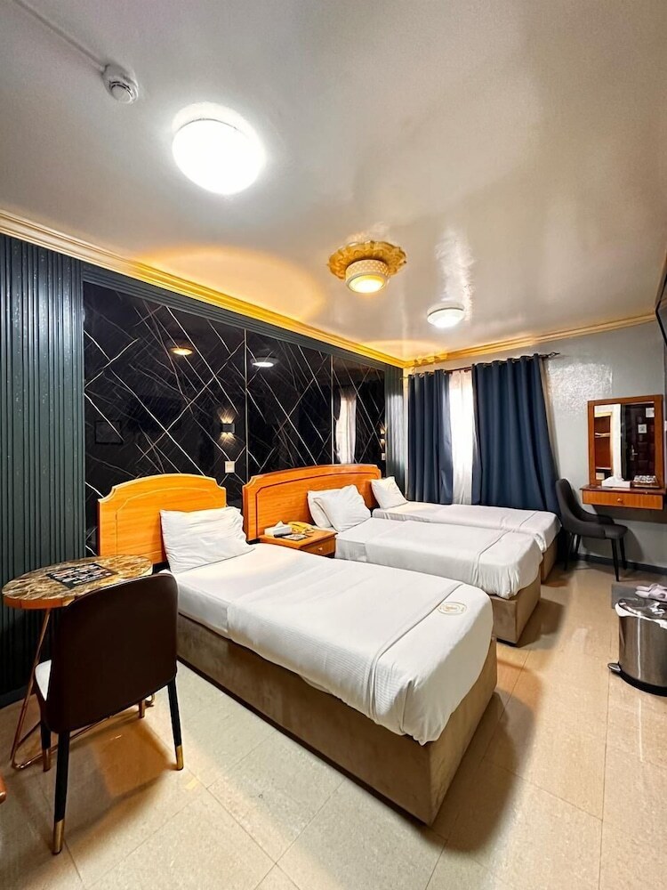Maaeen Hotel