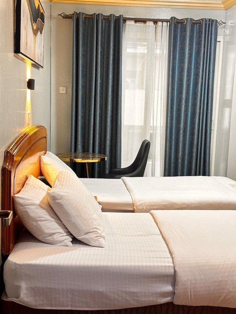 Maaeen Hotel