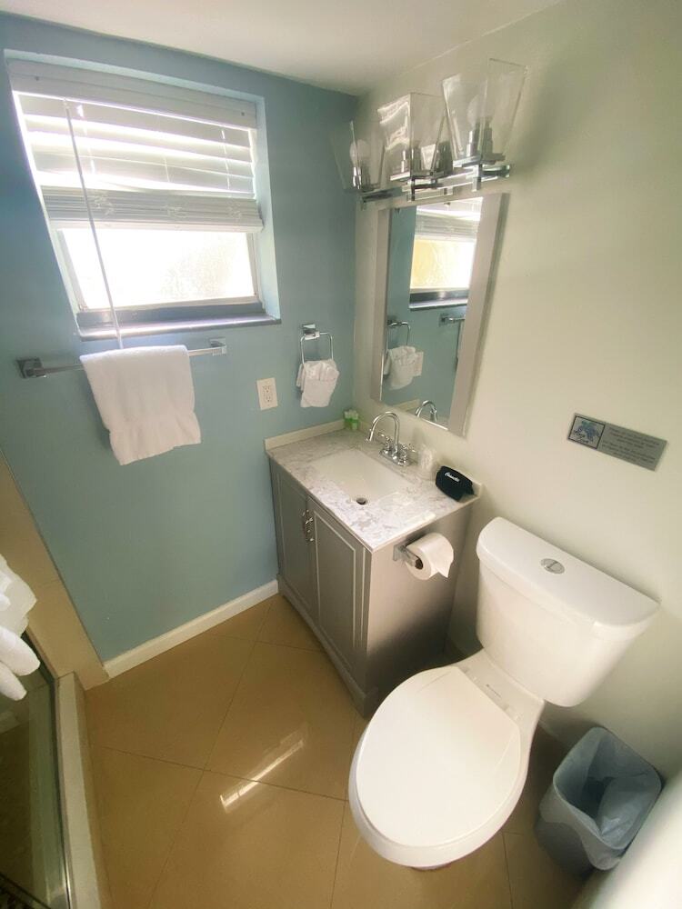 Hotel Honu Cove (age 16+)