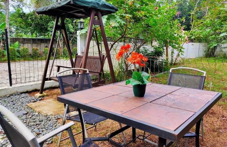 Comfortable Room With AC And Wifi For 2 People