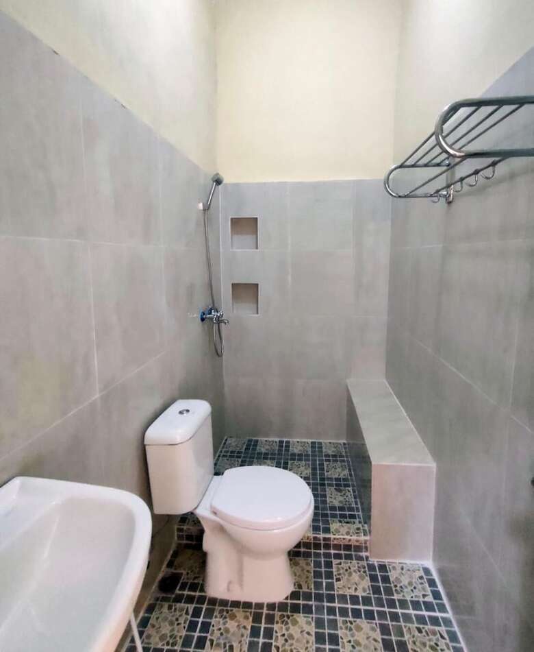 Comfortable Room With AC And Wifi For 2 People