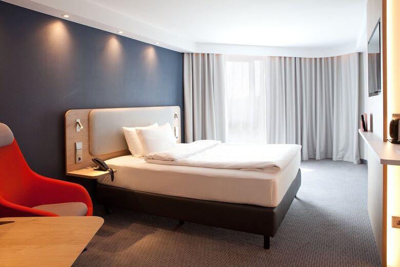 Hotel Holiday Inn Express Furth By Ihg
