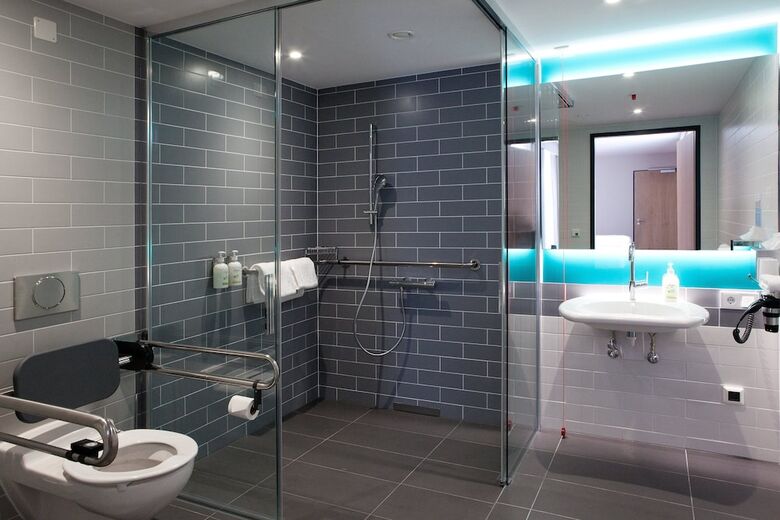 Hotel Holiday Inn Express Furth By Ihg