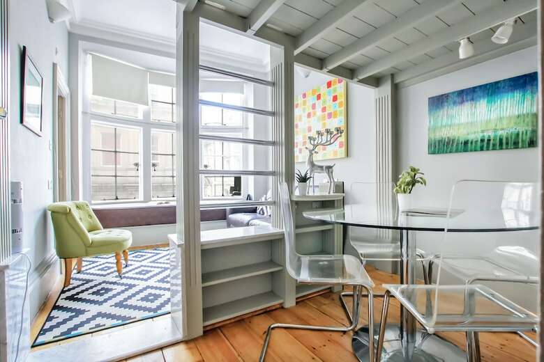 Historic Two Bed Apartment In The City Centre