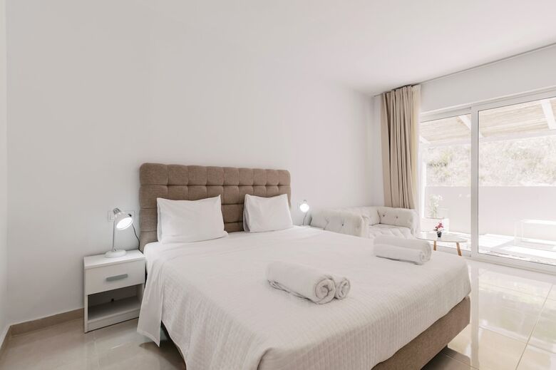 Hotel Bamboo Suites Adults Only