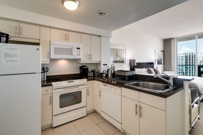 Apartamentos Ocean, Marina & City View Studio + Balcony #2