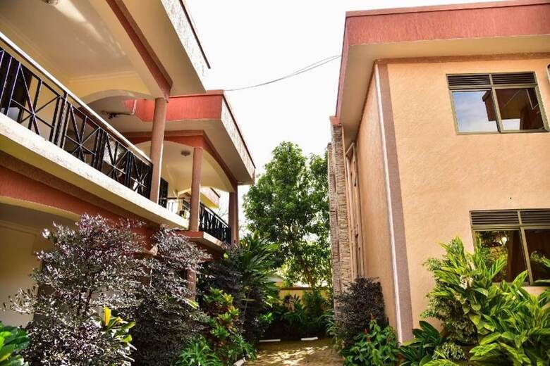 Aparthotel Four Vins Hotel & Apartments