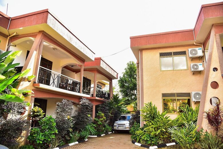 Aparthotel Four Vins Hotel & Apartments