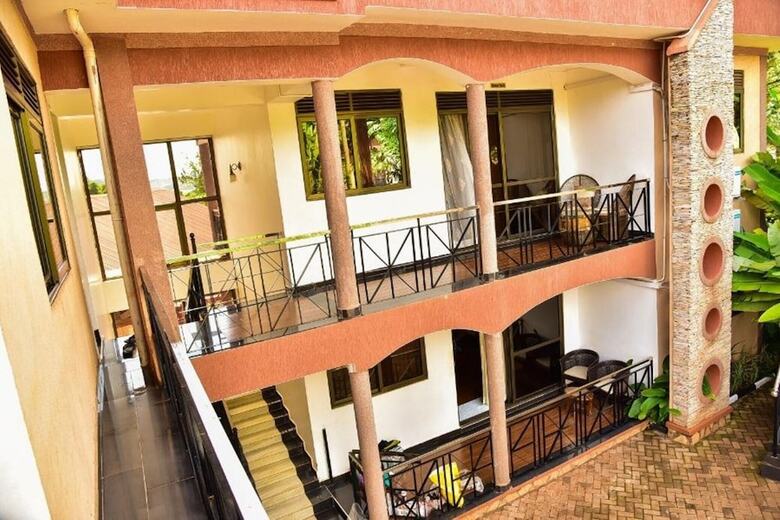 Aparthotel Four Vins Hotel & Apartments