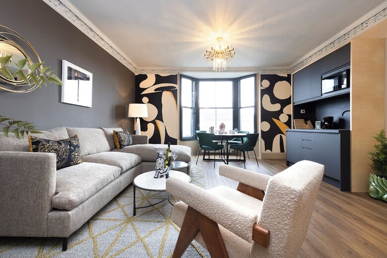 30 Castle Street Aparthotel