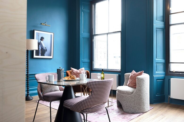 30 Castle Street Aparthotel