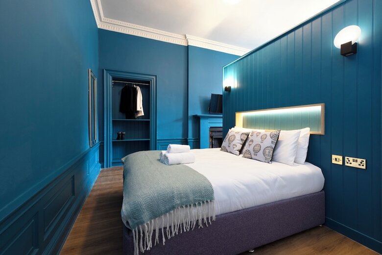 30 Castle Street Aparthotel