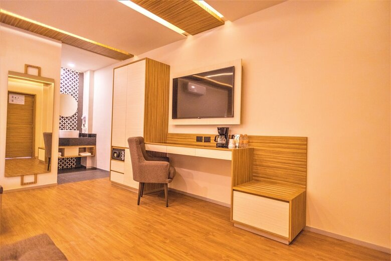 Hotel Plaza By Kavia