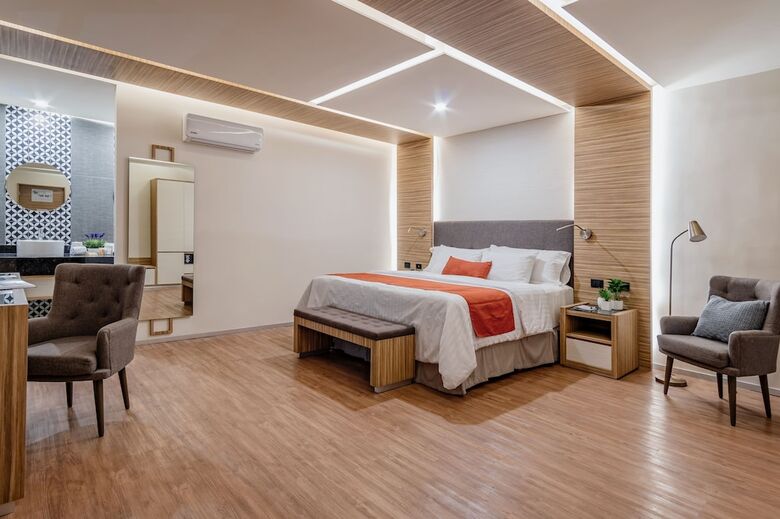 Hotel Plaza By Kavia