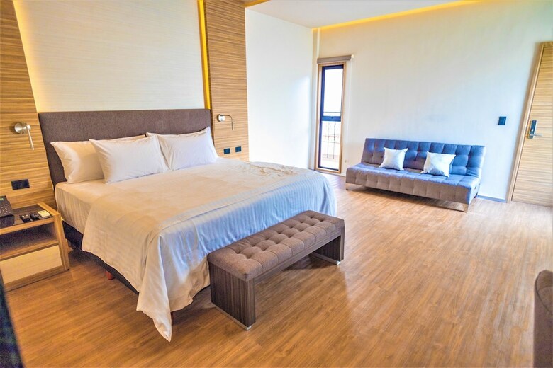 Hotel Plaza By Kavia