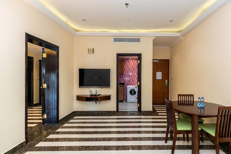 Aparthotel Royal Mirage Hotel And Apartments