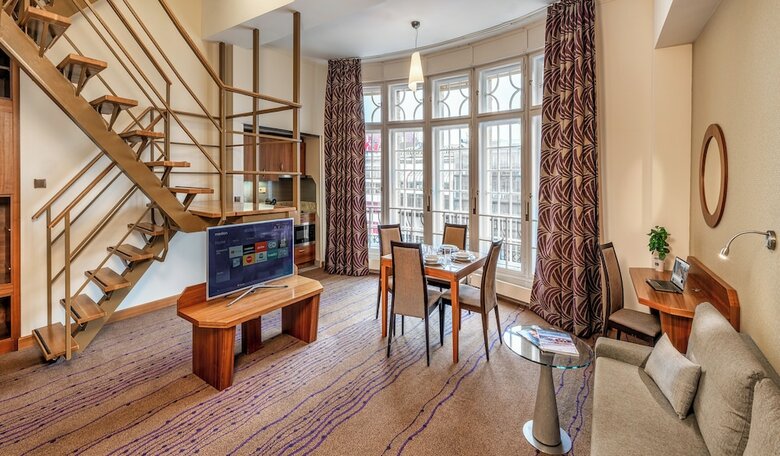 Aparthotel Crown Palace Apartments By Adrez
