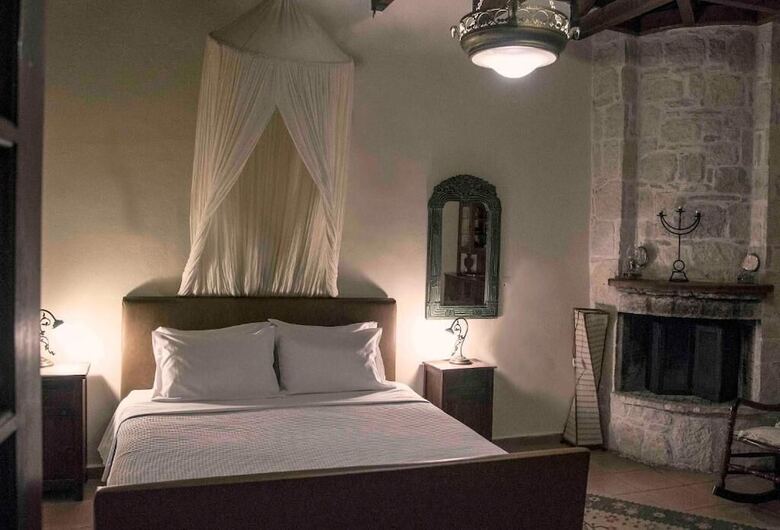 Hotel Troullos Traditional Houses