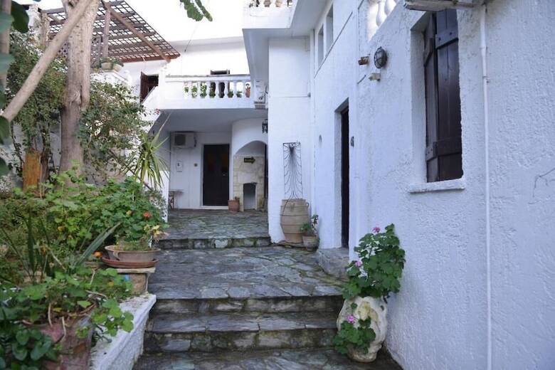 Hotel Troullos Traditional Houses