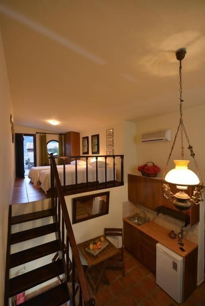 Hotel Troullos Traditional Houses