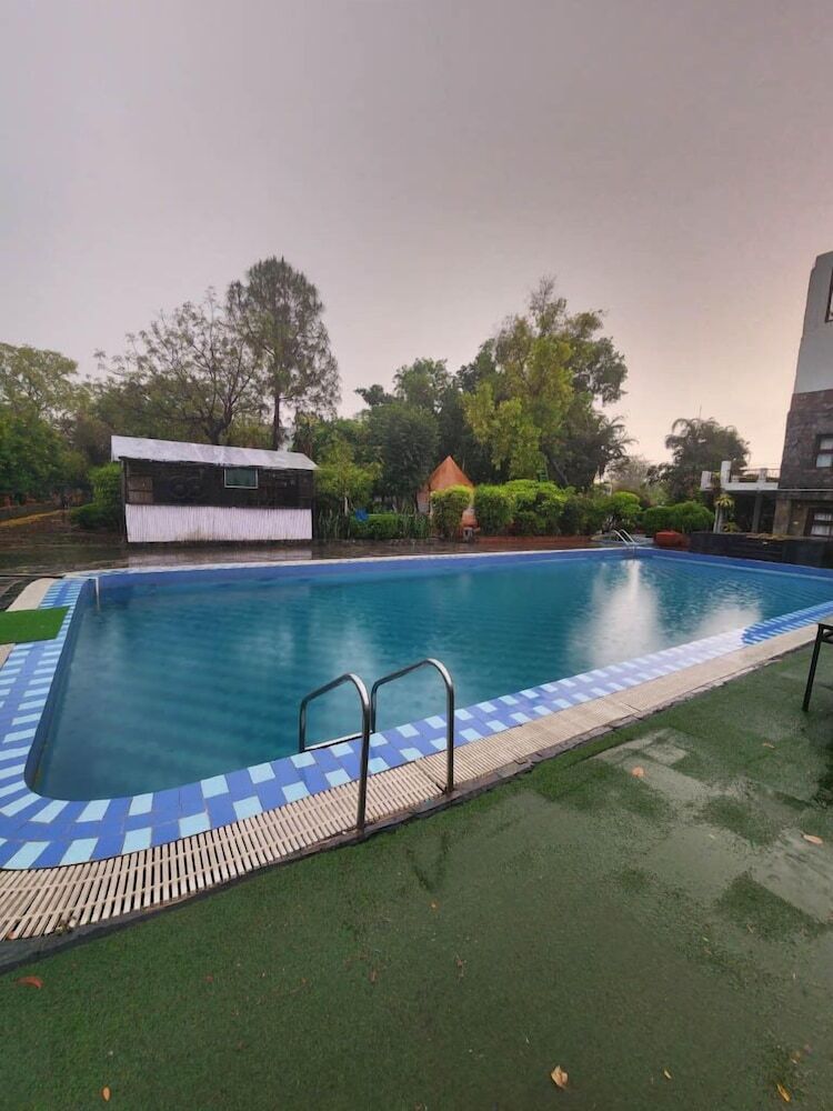 Chopra Farms And Resorts