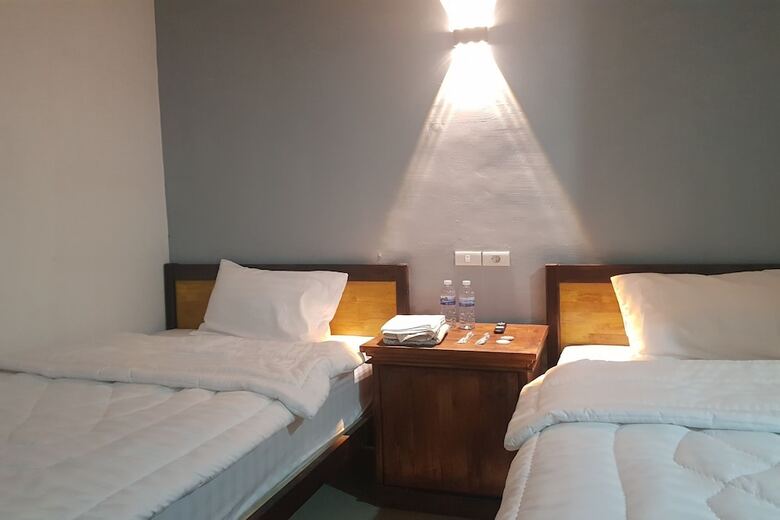Hotel Oyo 93709 Rose Inn 2
